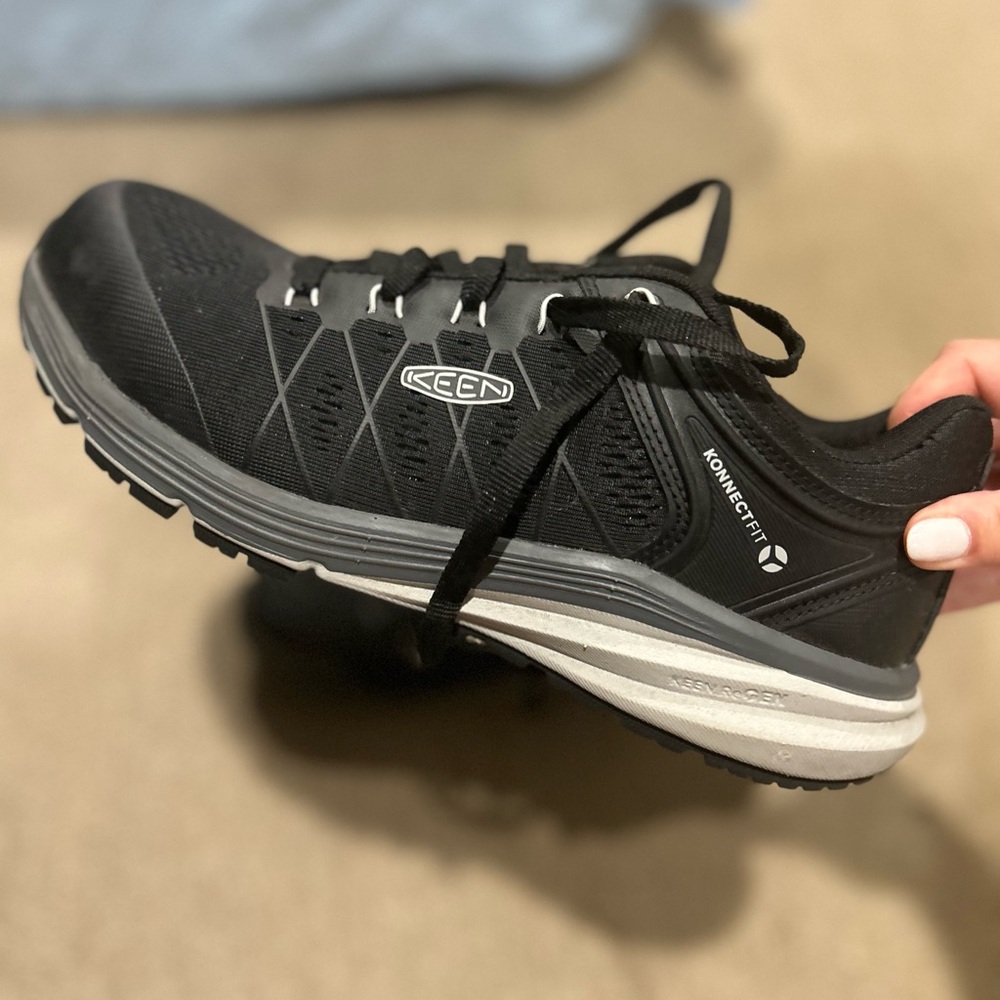 Keen Women's Black and Gray Athletic Shoes